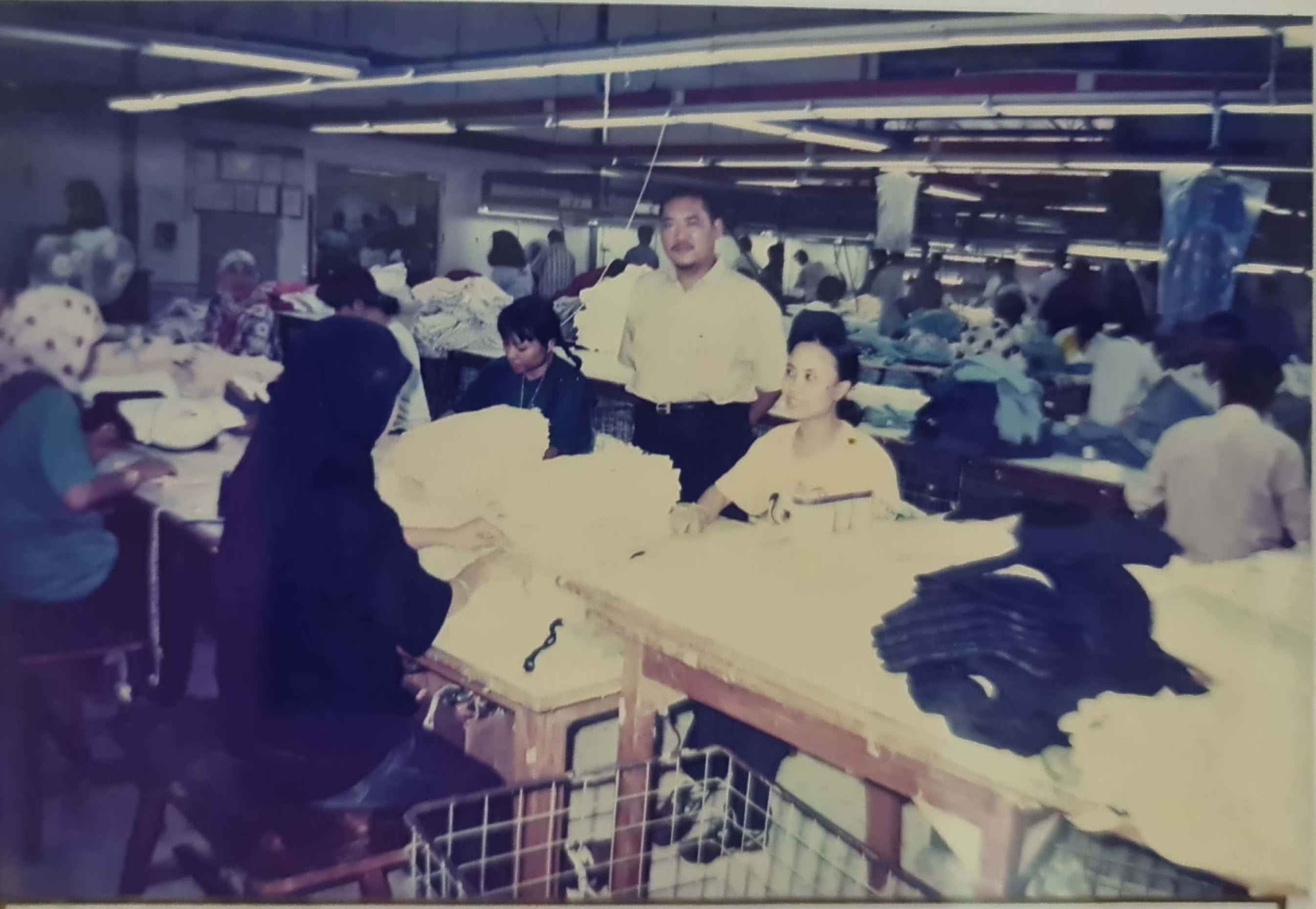 Kunjungan Dirut PT. AMP pada PMI yang sedang bekerja di pabrik Garment Seri Azhimu Jaya Garments and Textiles (B) Sdn Bhd